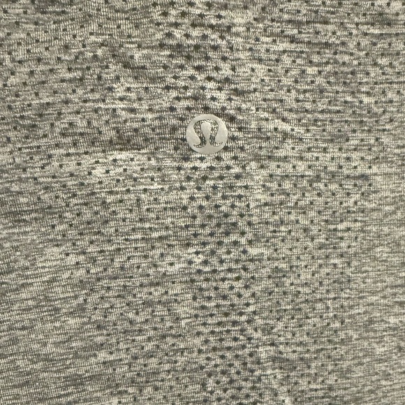 Womens lululemon medium top. Athletic fit. - Picture 3 of 3